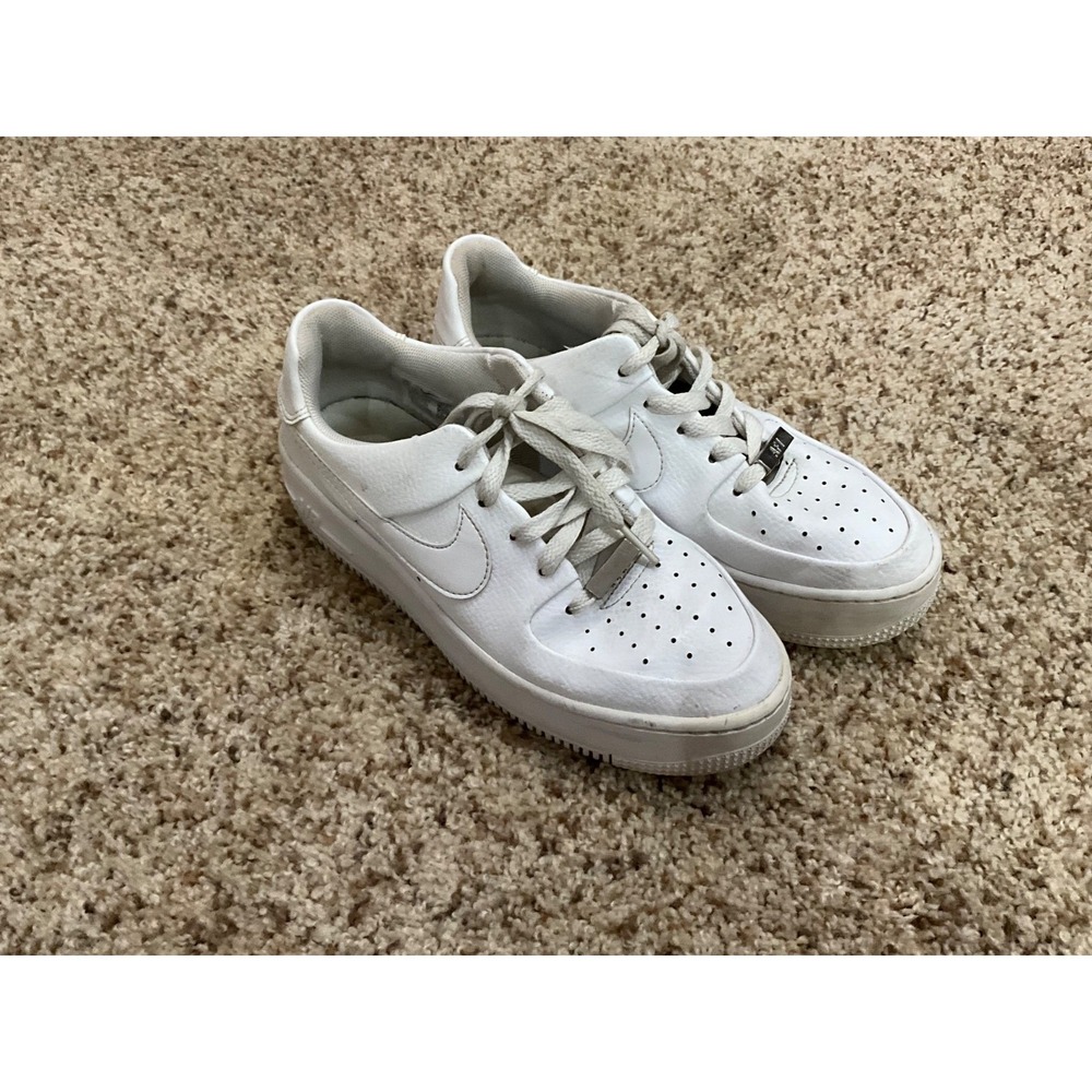 NIKE‎ AIR MAX WOMENS SHOES SIZE 7.5
